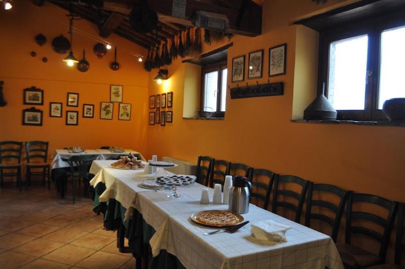 Il Gelso Nero Villa Castelnuovo di Farfa Luaran gambar